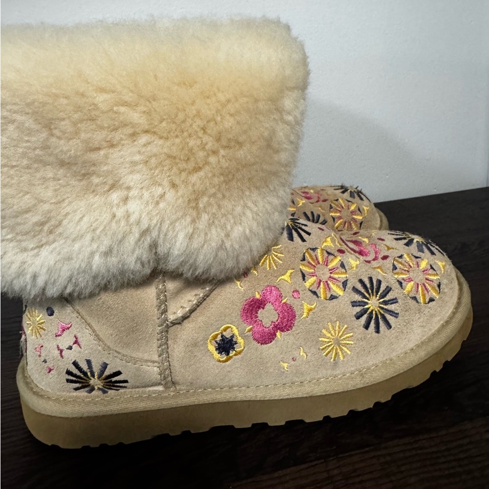 UGG Shearling Boots with Floral Embroidery - Picture 6 of 8